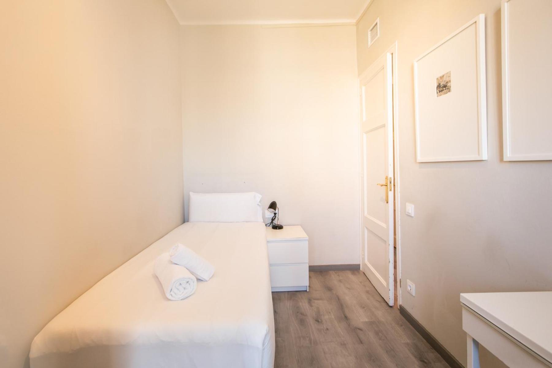 51par1011 In Parallel Apartamento Barcelona